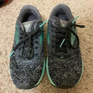 Brooks dark grey and teal